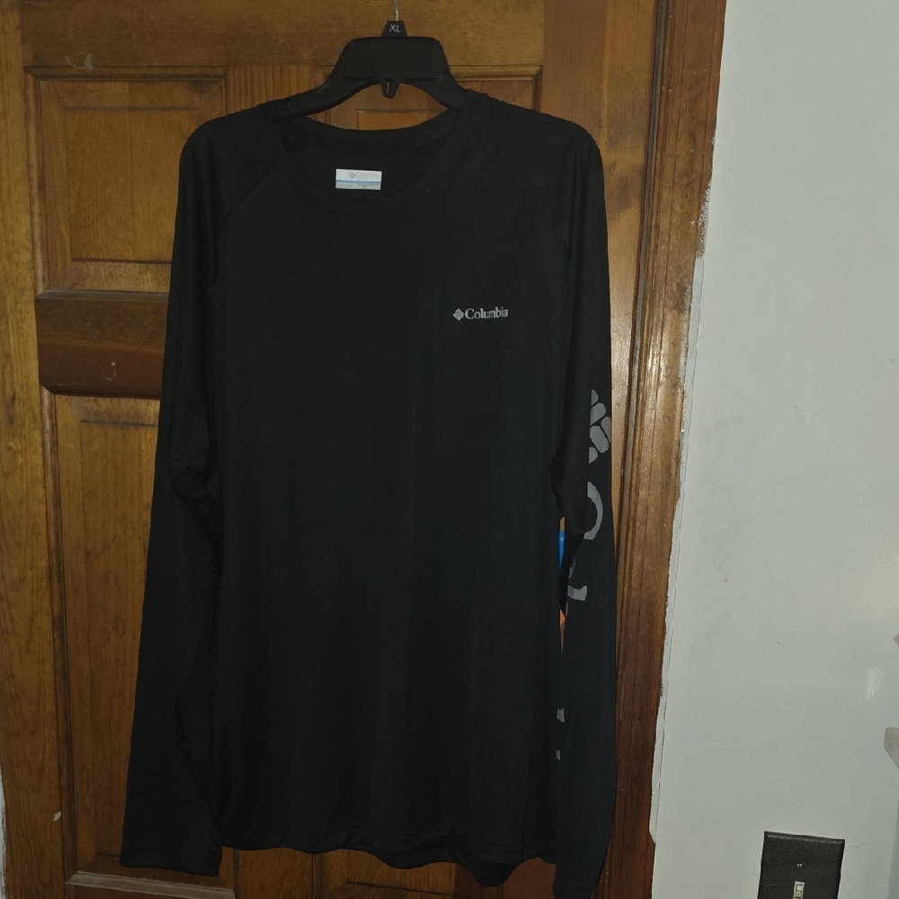 Columbia Men's Black Long Sleeve Tee